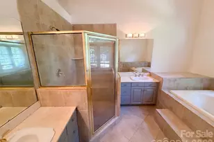 10124 Windtree Ln, Charlotte, NC 28215 - Photo 25