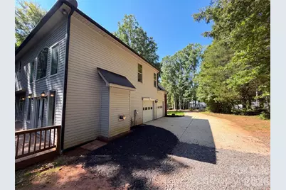 10124 Windtree Lane, Charlotte, NC 28215 - Photo 29