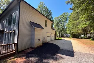 10124 Windtree Ln, Charlotte, NC 28215 - Photo 29