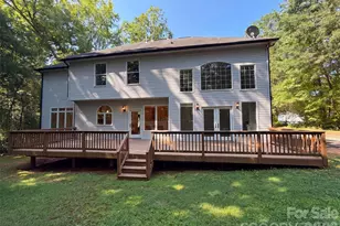 10124 Windtree Ln, Charlotte, NC 28215 - Photo 5