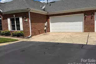 8528 Highland Glen Dr, Charlotte, NC 28269 - Photo 3