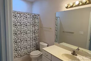8528 Highland Glen Dr, Charlotte, NC 28269 - Photo 7