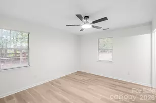 8425 Lochinvar Dr, Charlotte, NC 28227 - Photo 17