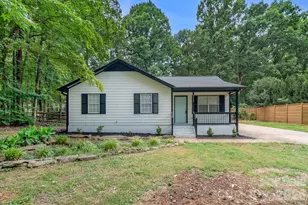 8425 Lochinvar Dr, Charlotte, NC 28227 - Photo 1