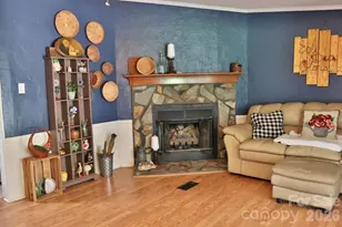 2095 Goodman Lake Rd, Morganton, NC 28655 - Photo 5