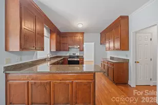 7000 Hollow Oak Dr, Charlotte, NC 28227 - Photo 15