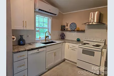 1323 Locust Grove Road, Hendersonville, NC 28792 - Photo 5
