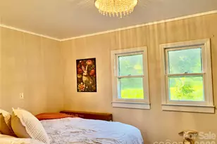 1323 Locust Grove Rd, Hendersonville, NC 28792 - Photo 11