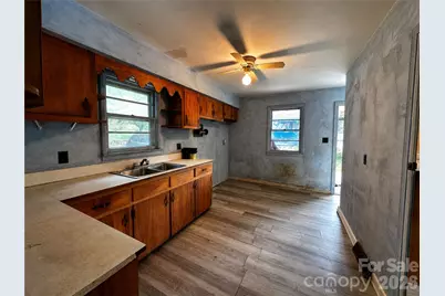440 US 19E Highway, Spruce Pine, NC 28777 - Photo 11