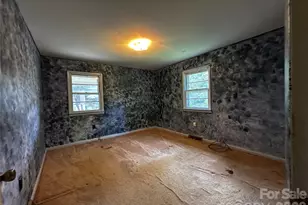 440 US 19E Hwy, Spruce Pine, NC 28777 - Photo 13