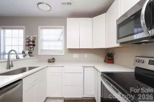 1109 Triece Ln, Charlotte, NC 28215 - Photo 9