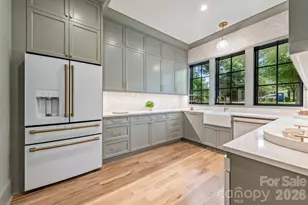 237 N Canterbury Rd, Charlotte, NC 28211 - Photo 15