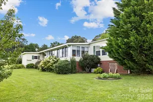 39 Stephanie Ln, Hendersonville, NC 28792 - Photo 7