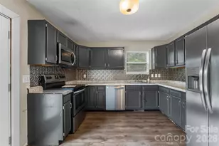 2646 Icard Rhodhiss Rd, Connelly Springs, NC 28612 - Photo 9