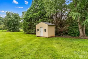 2646 Icard Rhodhiss Rd, Connelly Springs, NC 28612 - Photo 29