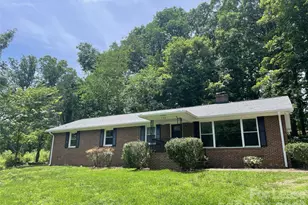 540 Carolyn Ln, Charlotte, NC 28213 - Photo 1
