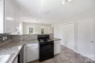 534 Mary Charlotte Dr, Charlotte, NC 28262 - Photo 5