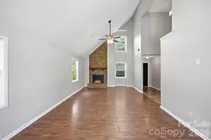 534 Mary Charlotte Dr, Charlotte, NC 28262 - Photo 3