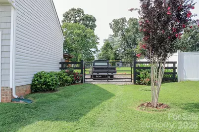 120 Dublin Court, Statesville, NC 28677 - Photo 23