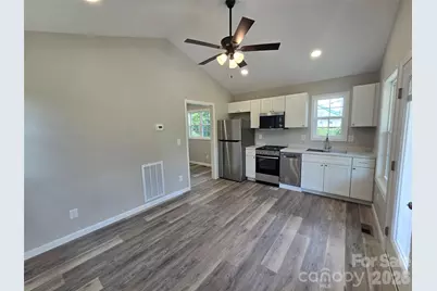619 Railroad Avenue, Troy, NC 27371 - Photo 3