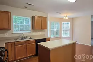 5708 Twin Brook Dr, Charlotte, NC 28269 - Photo 5