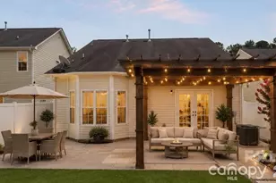 8723 Westwind Point Dr, Cornelius, NC 28031 - Photo 3
