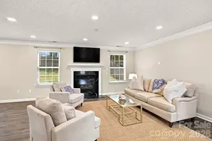 10404 Haddington Dr NW, Charlotte, NC 28269 - Photo 7