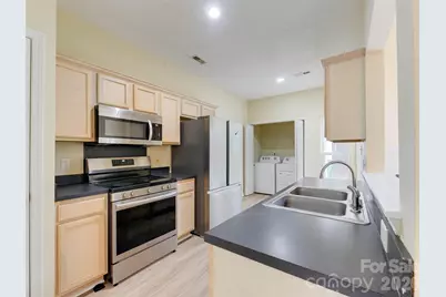 9128 Treyburn Drive, Charlotte, NC 28216 - Photo 7