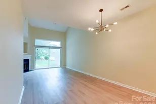 9128 Treyburn Dr, Charlotte, NC 28216 - Photo 5