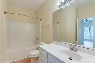 9128 Treyburn Dr, Charlotte, NC 28216 - Photo 9