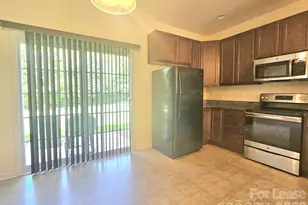 2530 Madeline Meadow Dr, Charlotte, NC 28217 - Photo 3