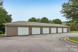 100 Vista Lake Dr, Candler, NC 28715 - Photo 31