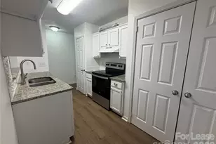 5008 Aberdun Ct, Charlotte, NC 28215 - Photo 11