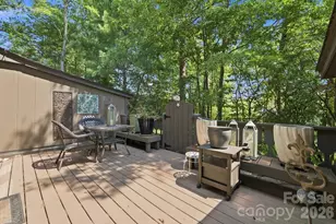 98 Laurelwood Cir W, Hendersonville, NC 28791 - Photo 23
