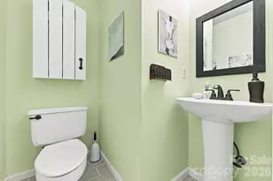 98 Laurelwood Cir W, Hendersonville, NC 28791 - Photo 13