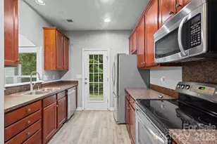 4707 Craigmoss Ln, Charlotte, NC 28278 - Photo 5