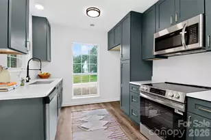 5800 Pennycross Ln, Charlotte, NC 28216 - Photo 17