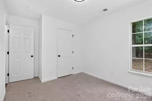 5800 Pennycross Ln, Charlotte, NC 28216 - Photo 31