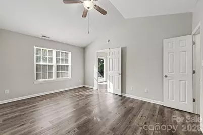 4410 Craven Hill Drive, Charlotte, NC 28216 - Photo 9
