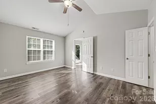 4410 Craven Hill Dr, Charlotte, NC 28216 - Photo 9