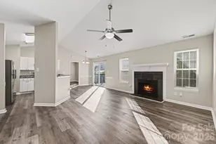 4410 Craven Hill Dr, Charlotte, NC 28216 - Photo 3