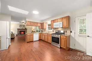 4 Hunters Ln, Hendersonville, NC 28791 - Photo 11