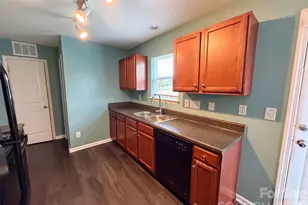 5730 Natick Dr, Charlotte, NC 28214 - Photo 7