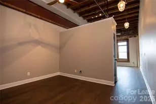 140 W Mountain St, Kings Mountain, NC 28086 - Photo 3