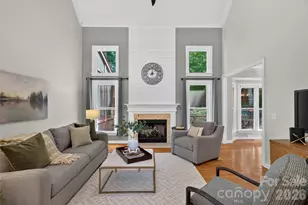 8011 Alba Ct, Charlotte, NC 28269 - Photo 9
