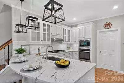 8011 Alba Court, Charlotte, NC 28269 - Photo 5