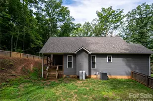 208 Robinson Holw Dr, Candler, NC 28715 - Photo 19