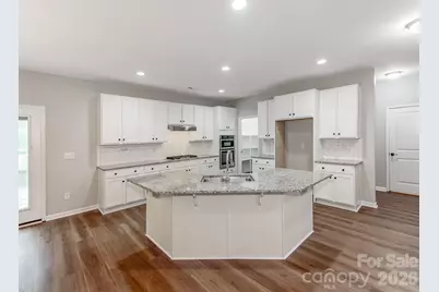 3021 Cresthill Drive, Charlotte, NC 28212 - Photo 13