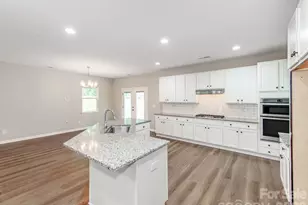 3021 Cresthill Dr, Charlotte, NC 28212 - Photo 11