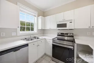 8751 Coralbell Ln, Charlotte, NC 28213 - Photo 11